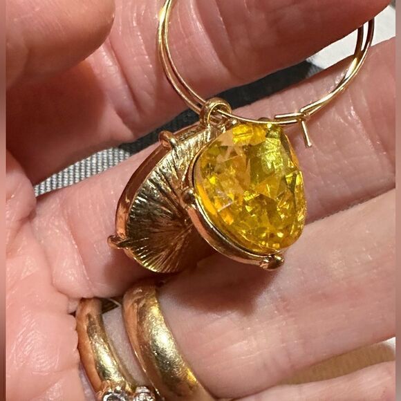 Beautiful Gold Tone & Yellow Crystals Bib Style Statement Necklace + Earrings - Picture 5 of 5